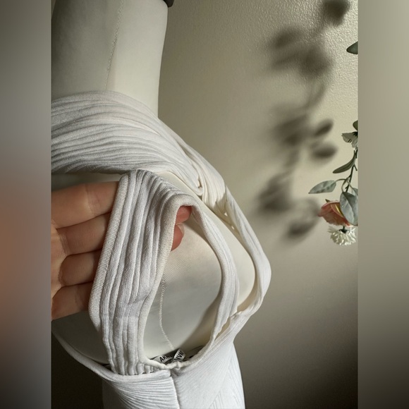 Aknvas Ingrid Midi-Dress - Picture 12 of 14